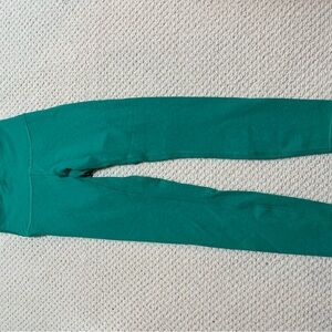 Lululemon Athletica Green Leggings Sleek Stretchy Design